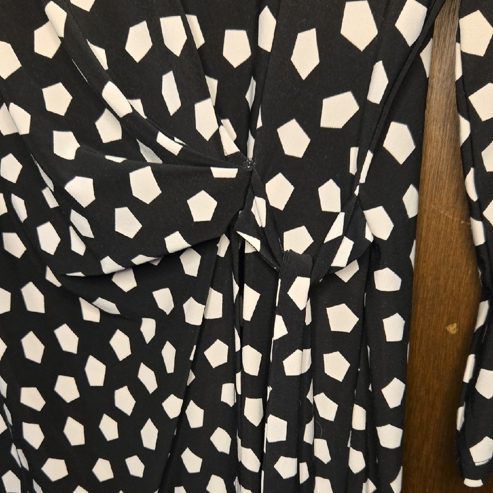 Anne Klein Black and White Geometric Long Sleeve Dress - Picture 3 of 5